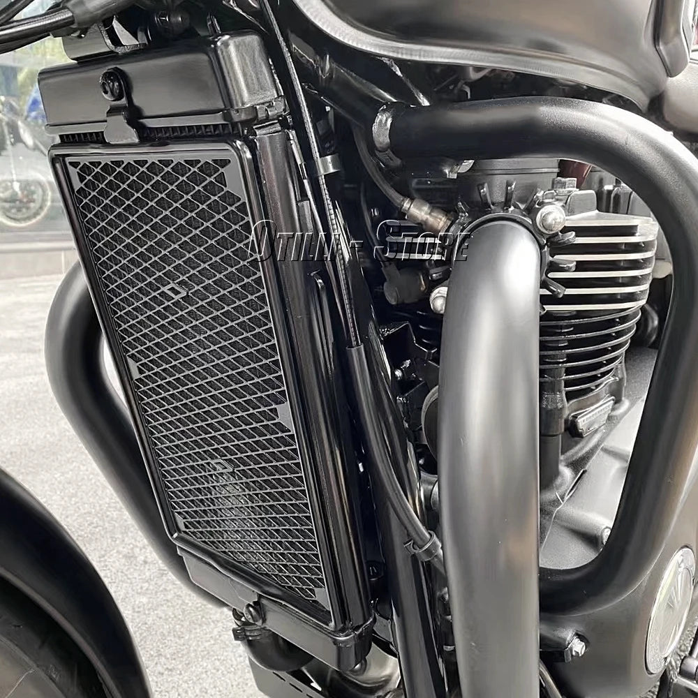Black protective engine cover Triumph 3