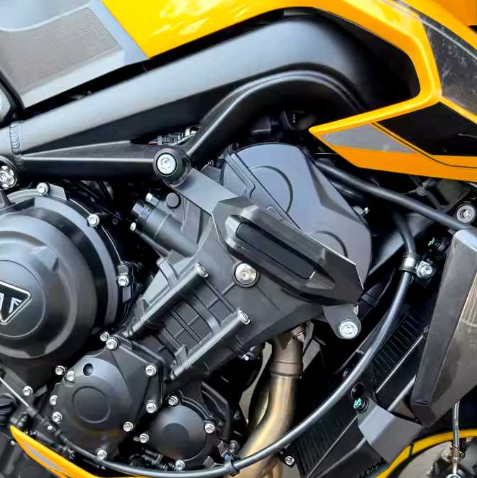 Frame Crash Slider Kit For Triumph Street Triple 660 / 675 / 765 - 2013 to 2024