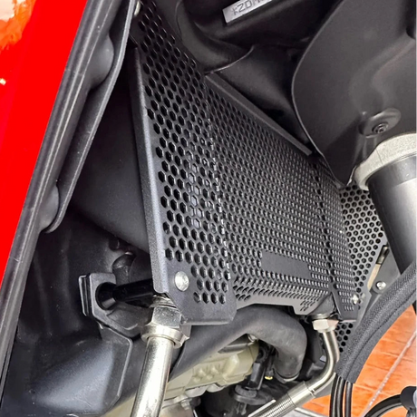 Black plastic radiator cover Ducati 2
