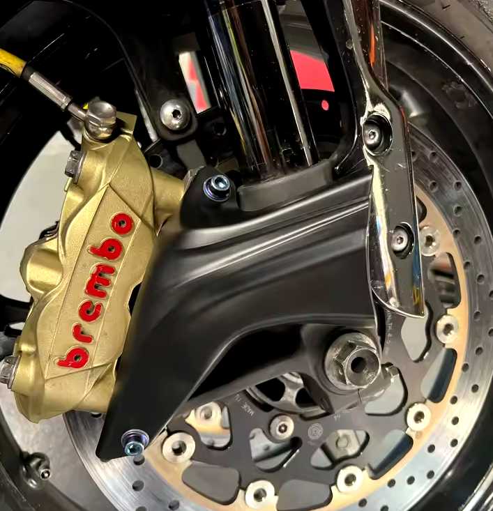 Brake Caliper Cooling Ducts For Ducati Streetfighter V4 848 1098 Diavel XDiavel Sport 1000 - 2006 to 2027