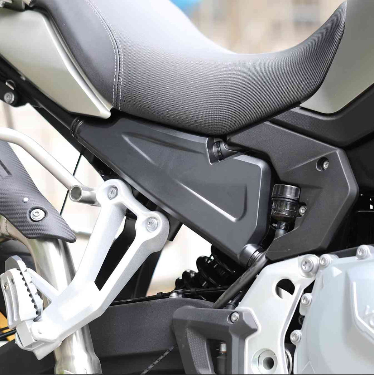 Frame Side Panels For VOGE 900DS / 900DSX - 2024 to 2026